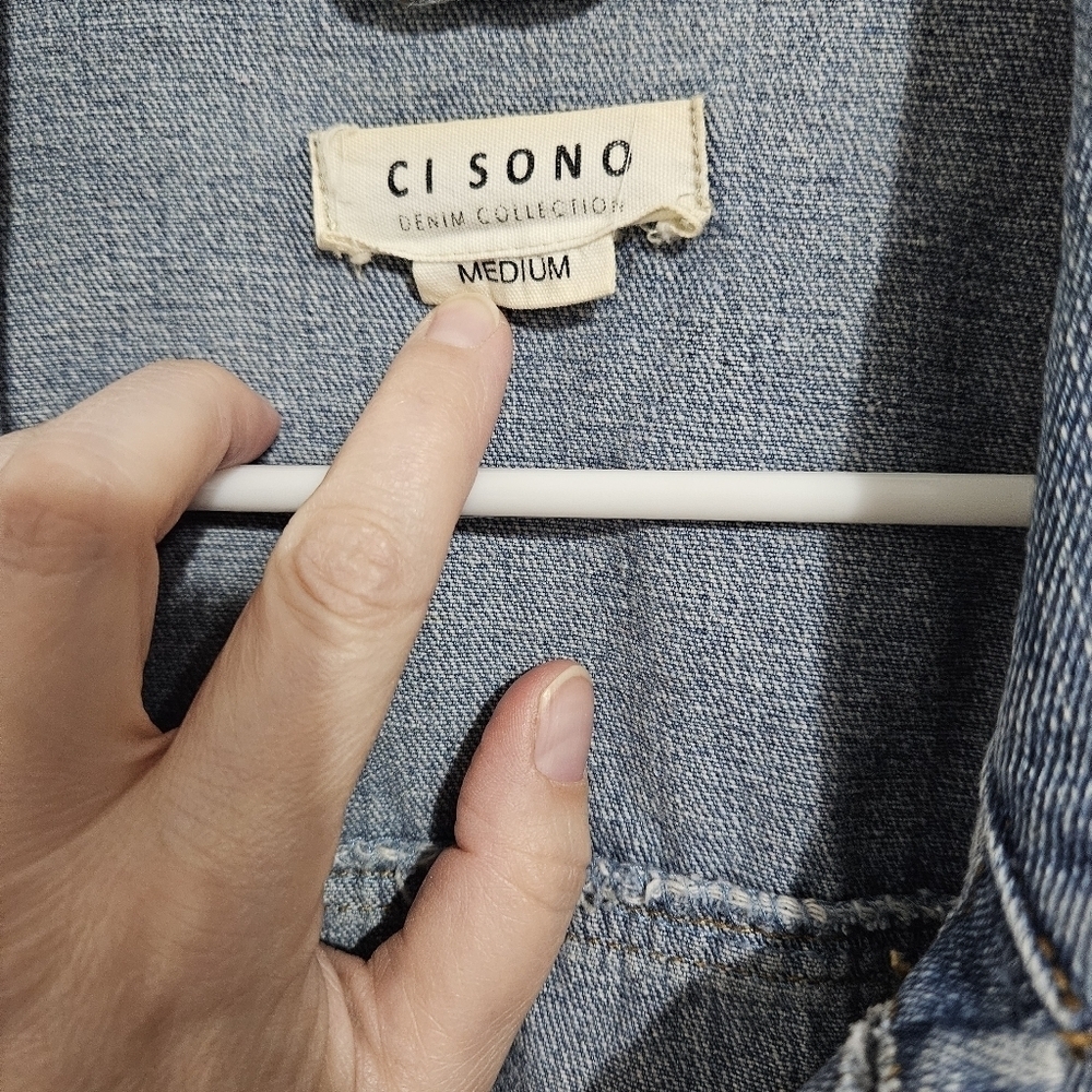 Women's Distressed Jean Jacket. Medium Wash. Size M. - Picture 8 of 9